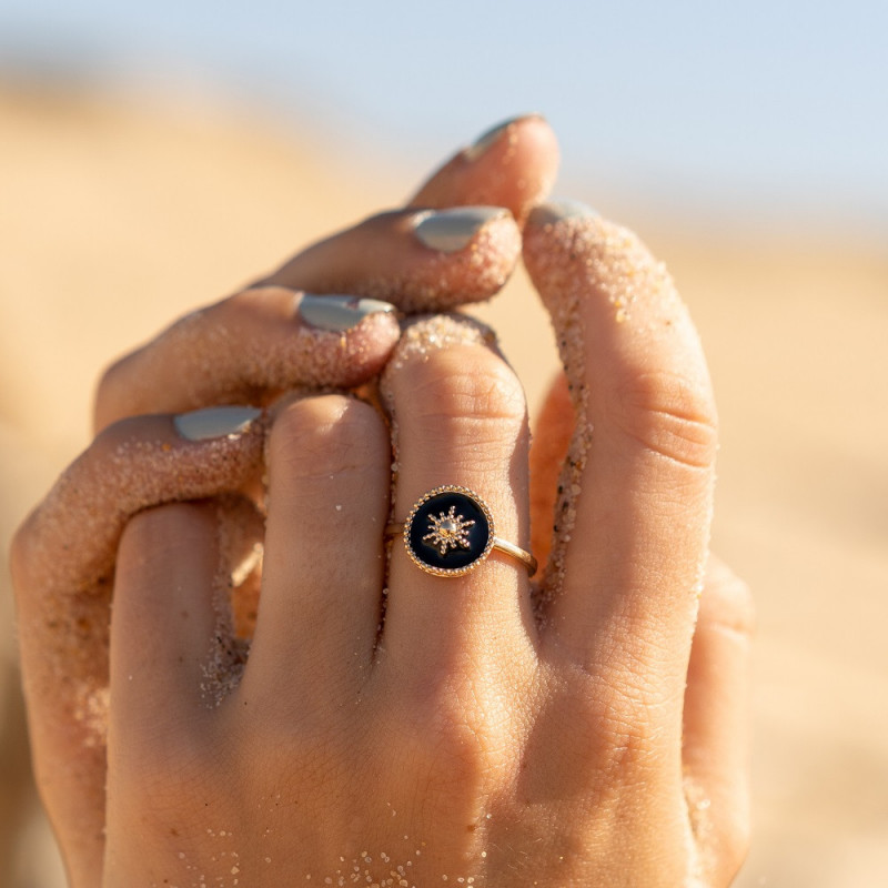 Feiner Medaillonring Sonne schwarz vergoldet