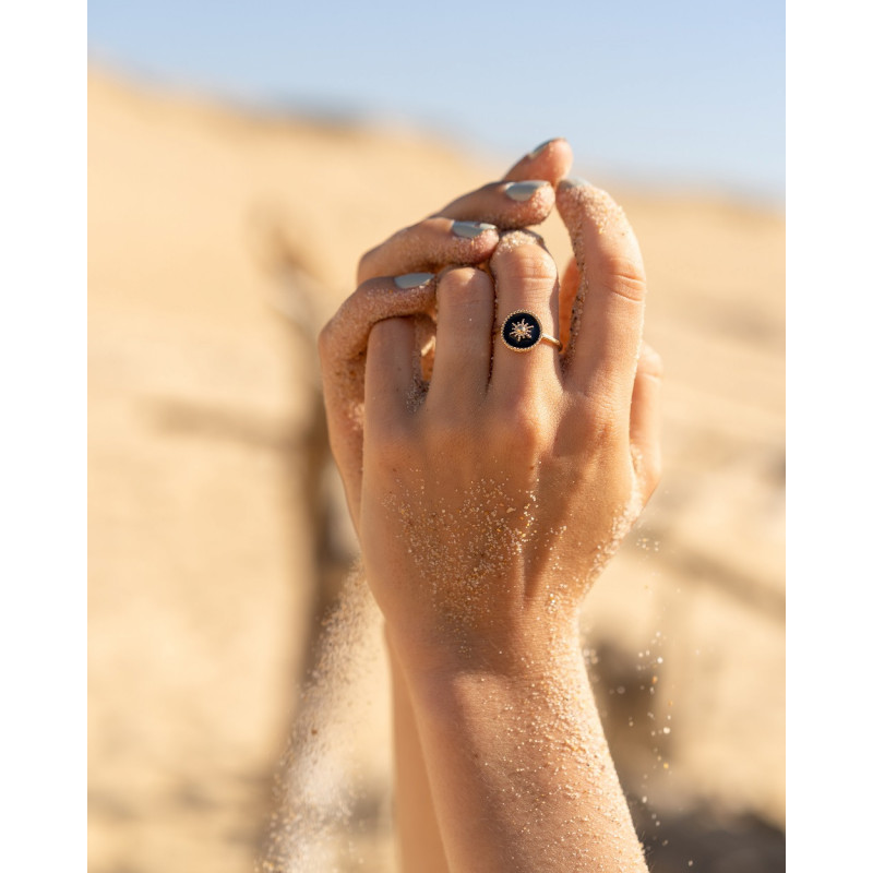 Bague médaillon soleil noir plaqué or