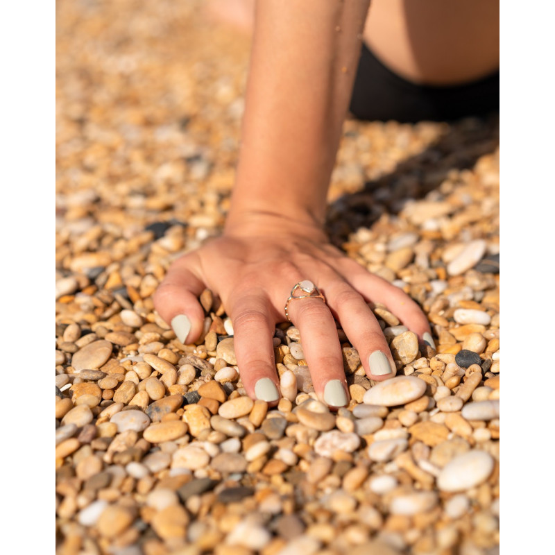 Anello con pietra di luna placcata oro