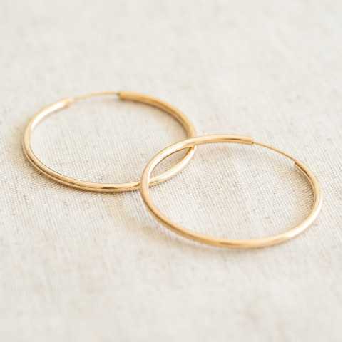 Boucles d'oreilles créoles en plaqué or chic et indémodable