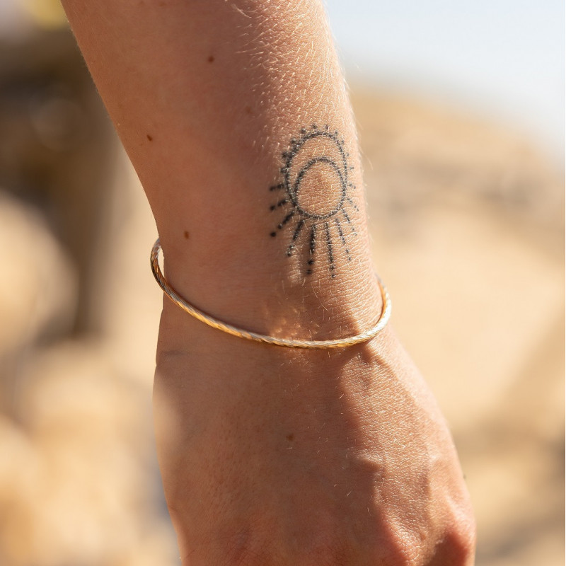 Bracciale Rigido fine attorcigliato placcato oro tendenza