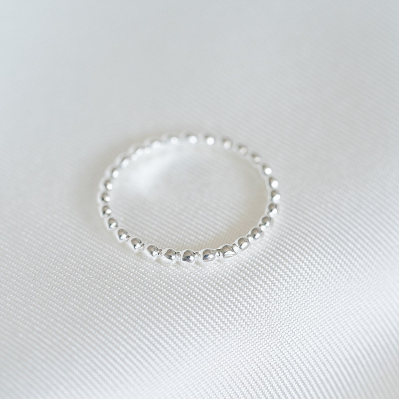 Anello con perline d'argento fine