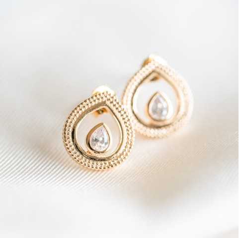 Pendientes orientales gota chapada en oro y strass