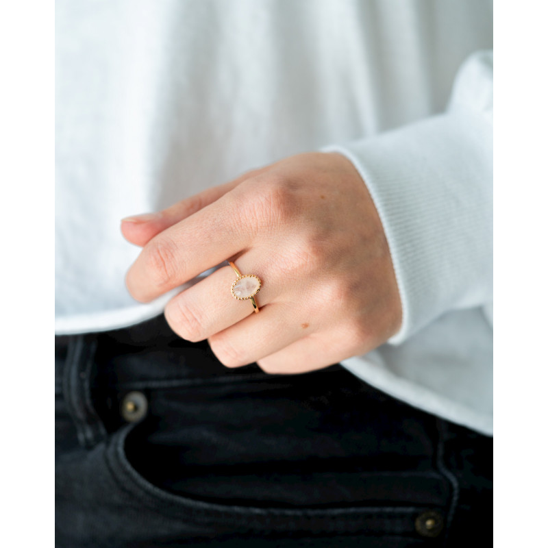 Anillo de plata con gema de cuarzo rosa