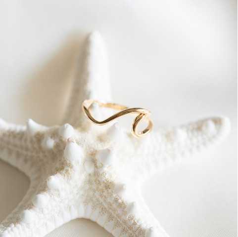 anillo onda gold plated