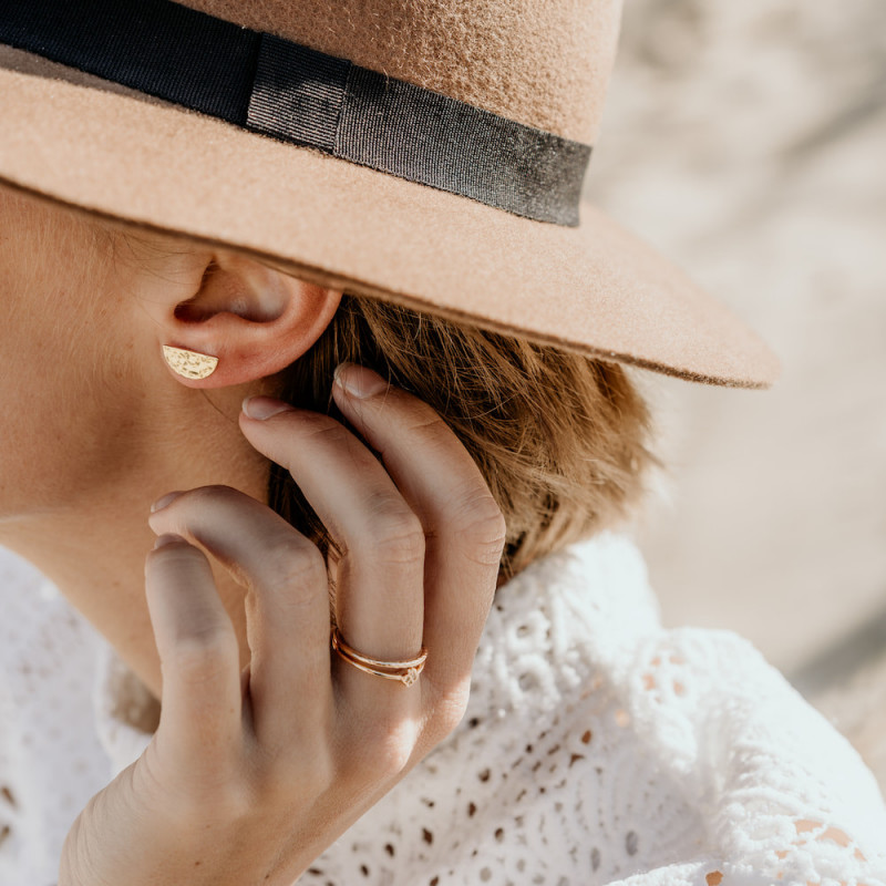 Anello e orecchini firmati