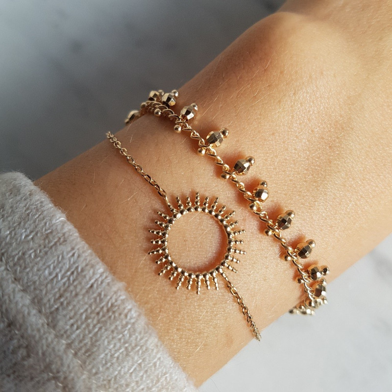 Bracelet plaqué or breloques perles