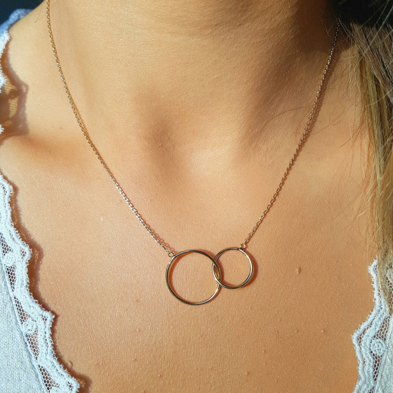 Fine gold-plated necklace with intertwined free circles