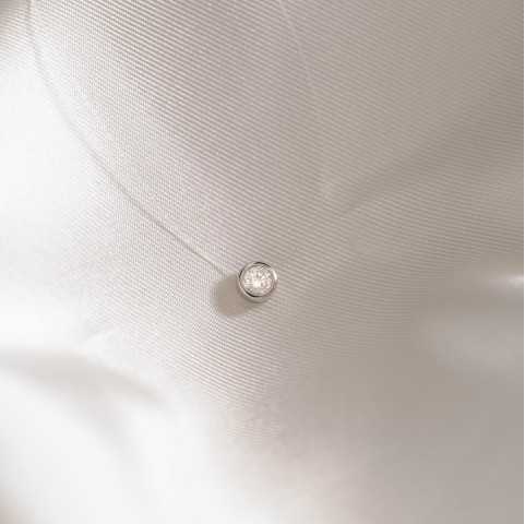 Collar invisible de plata con strass de óxido de circonio